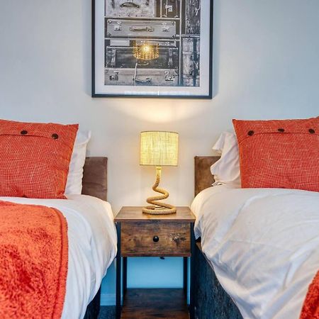 Dudley-5 Beds-Contractors-Parking-Long Stay! 외부 사진