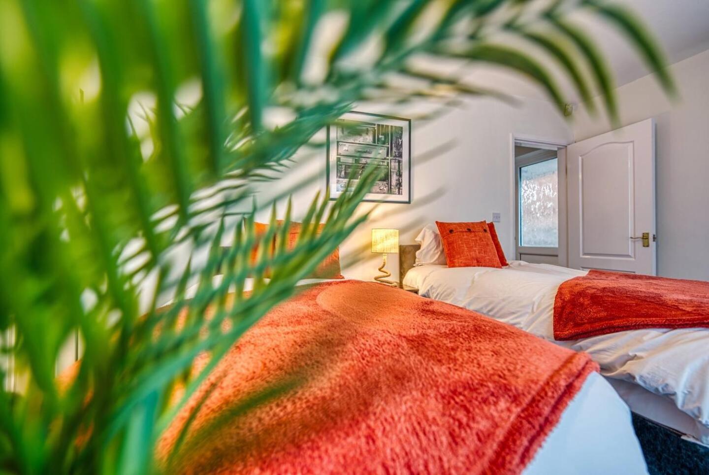 Dudley-5 Beds-Contractors-Parking-Long Stay! 외부 사진
