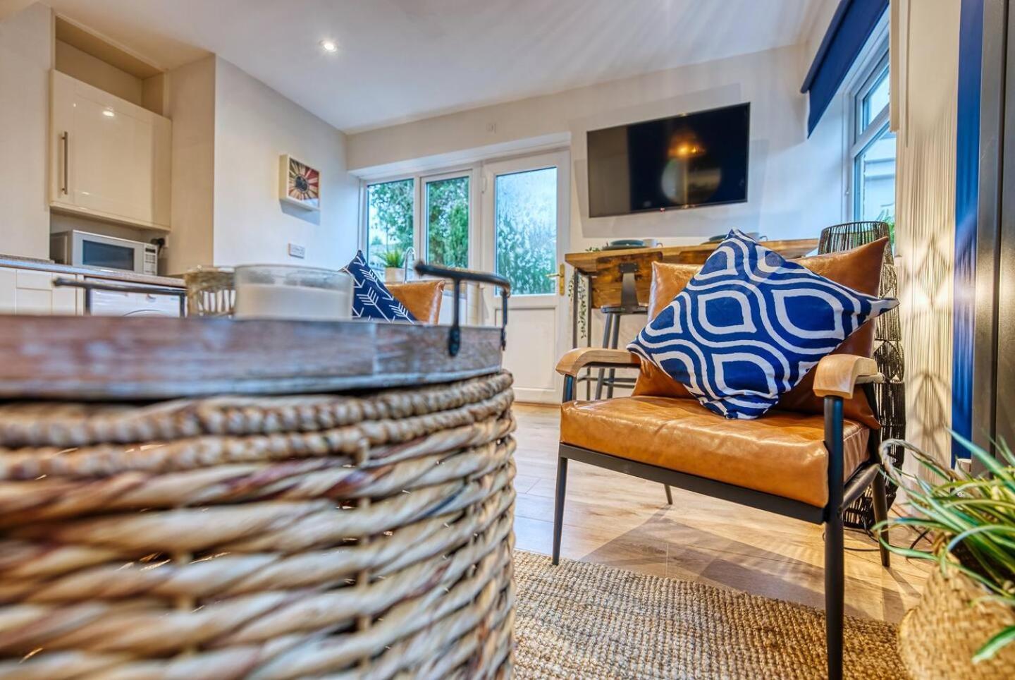 Dudley-5 Beds-Contractors-Parking-Long Stay! 외부 사진